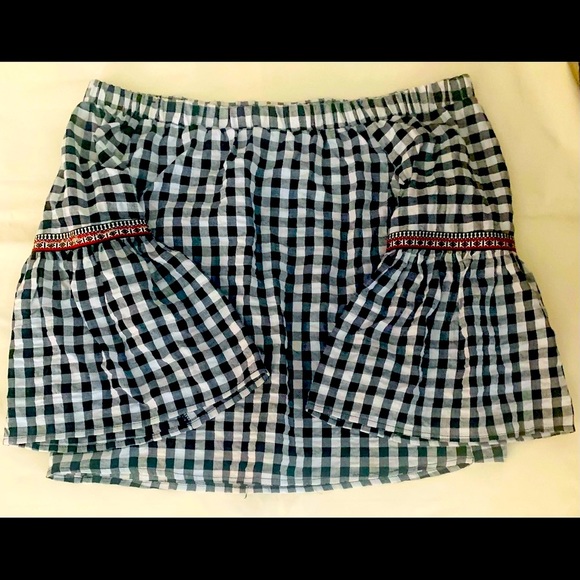 $$FINAL SALE$$ 💵 Super cute off the shoulder + 🎁 free jewelry❣️ - Picture 2 of 6